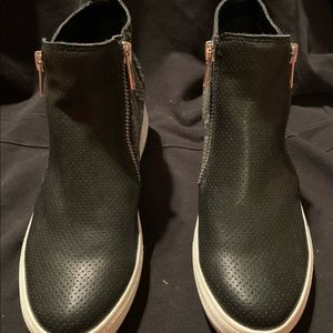 Brand new Steve Madden wedges